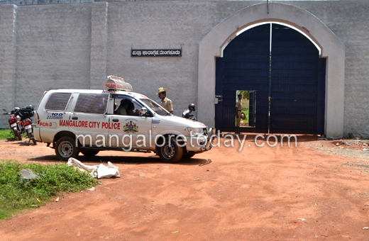 Undertrials attack policemen in Mangalore jail